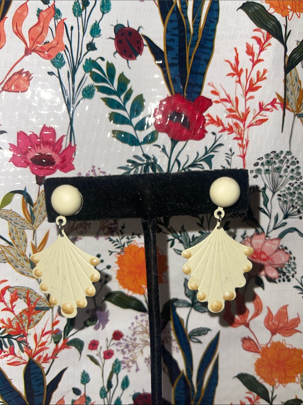 Cream Fan Drop Earrings vintage pierced